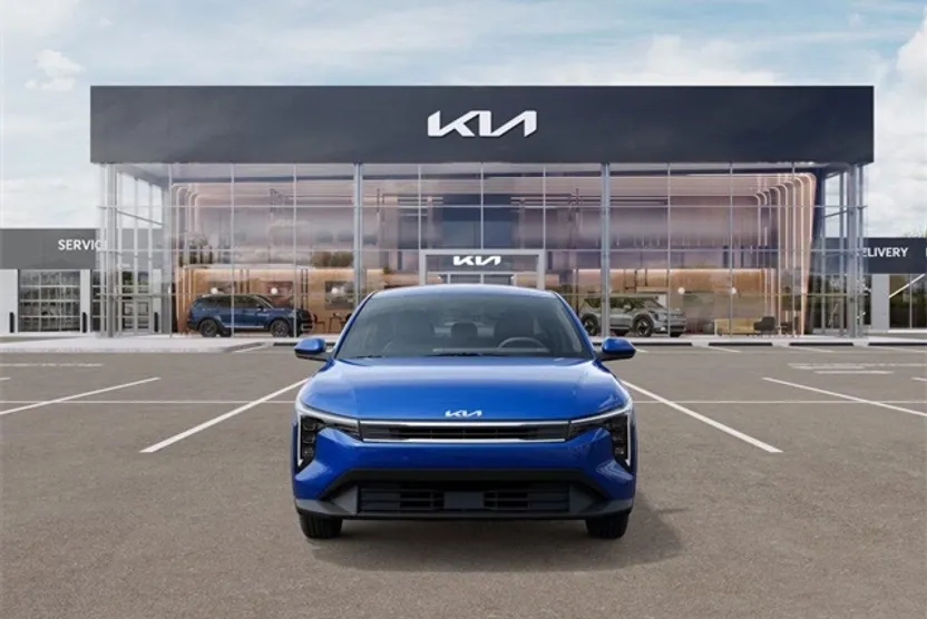 2025 Kia K4 LXS photo 1