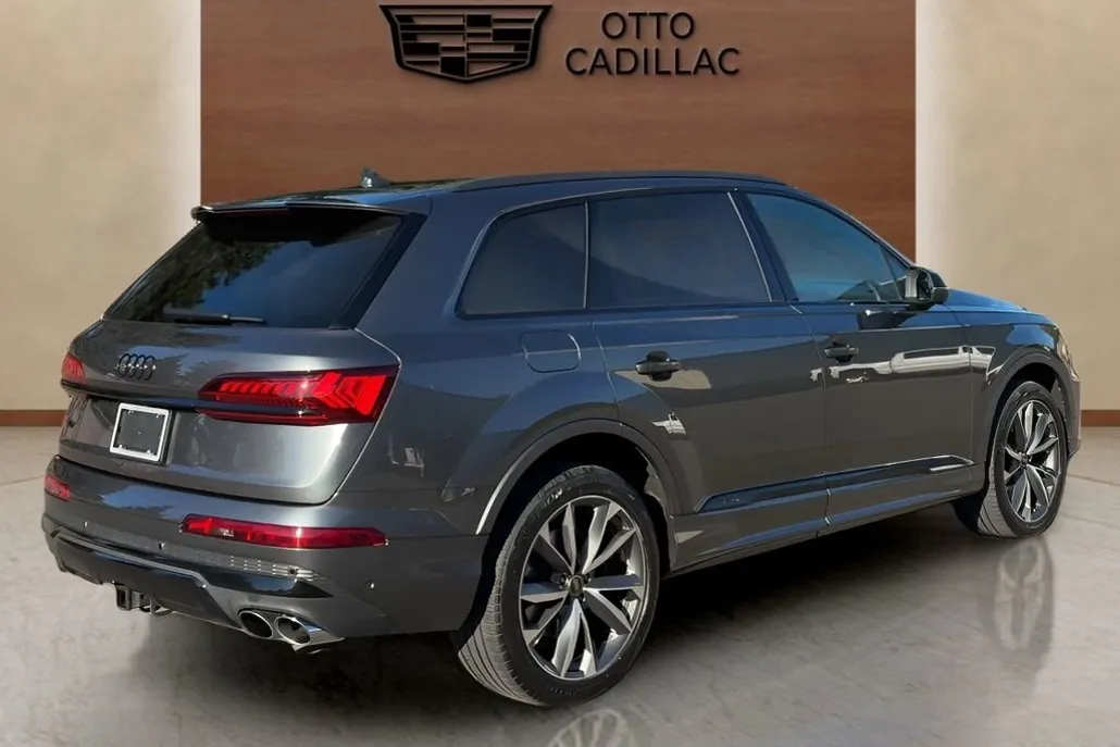 2023 Audi SQ7 Prestige photo 1