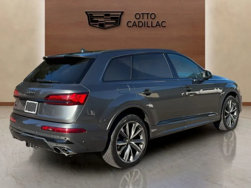 2023 Audi SQ7 Prestige photo 1
