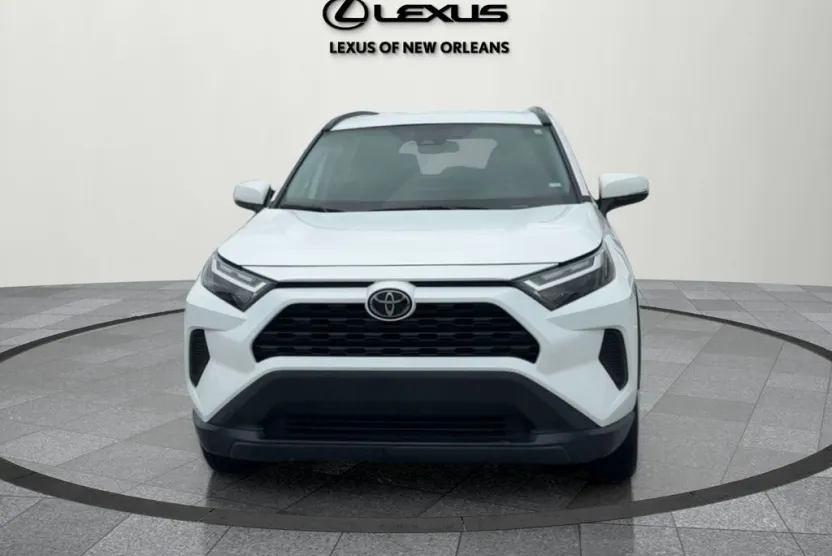 2024 Toyota RAV4 XLE photo 1