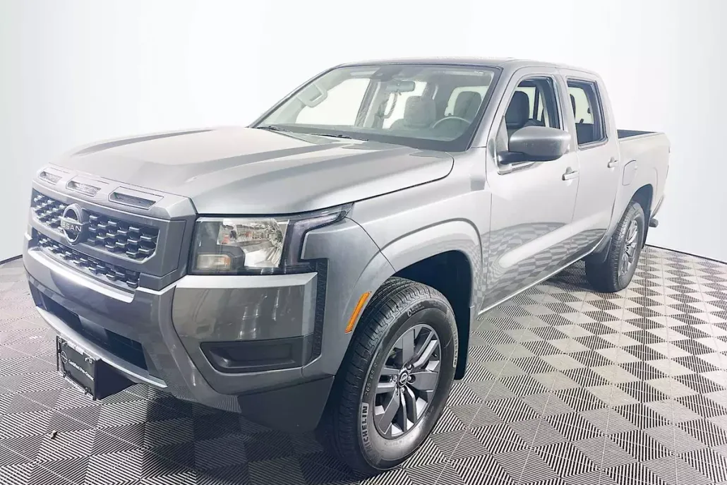 2025 Nissan Frontier Crew Cab SV photo 1