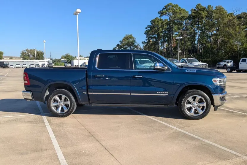 2022 Ram 1500 Limited photo 1
