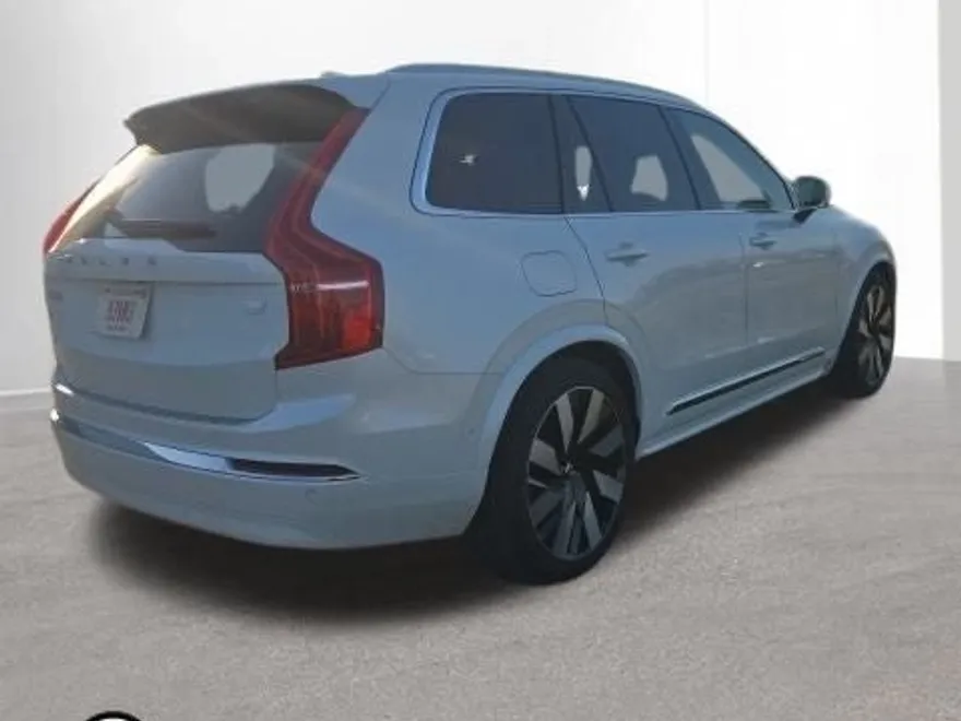2023 Volvo XC90 Recharge Ultimate photo 1