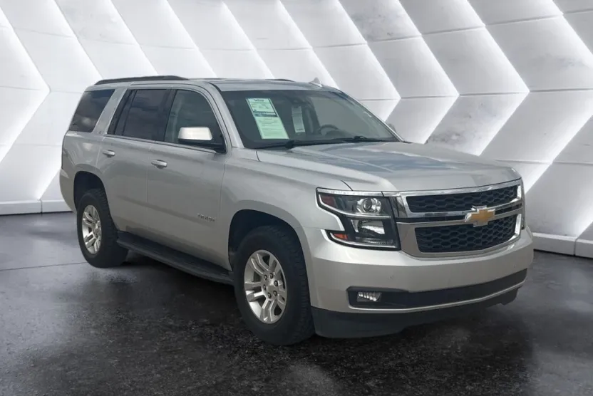 2019 Chevrolet Tahoe LT photo 1