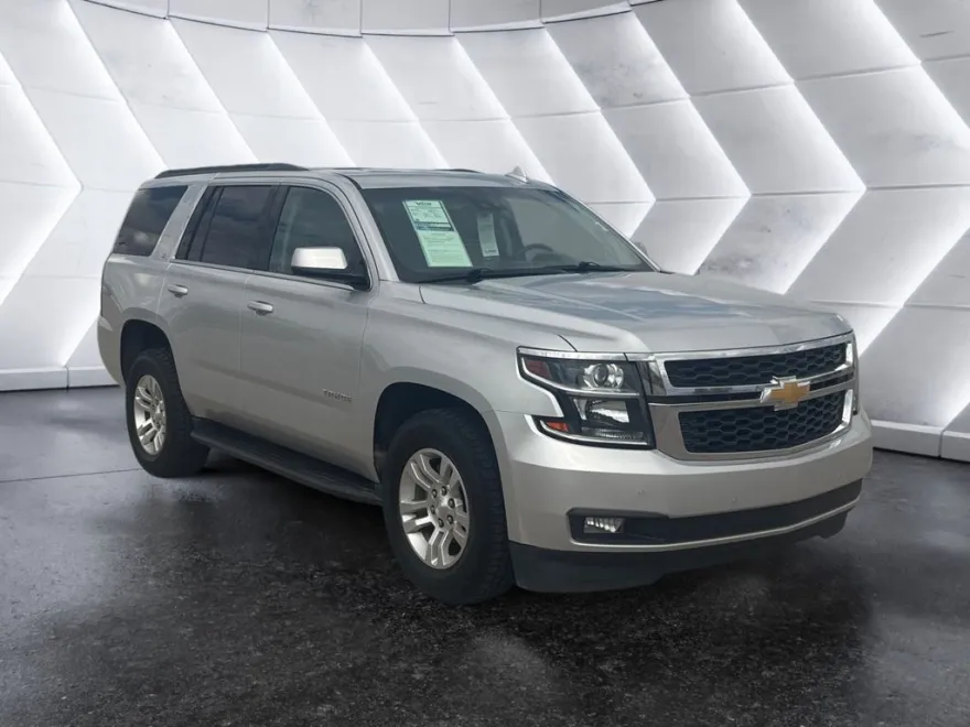 2019 Chevrolet Tahoe LT photo 1