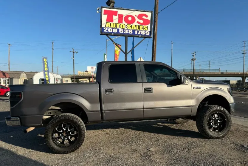 2014 Ford F-150 photo 1