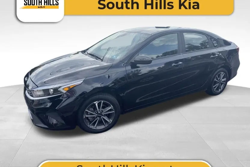 2023 Kia Forte LXS photo 1