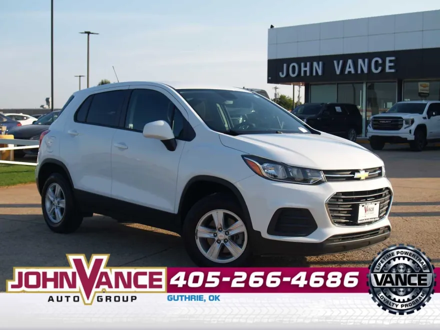 2022 Chevrolet Trax LS photo 1