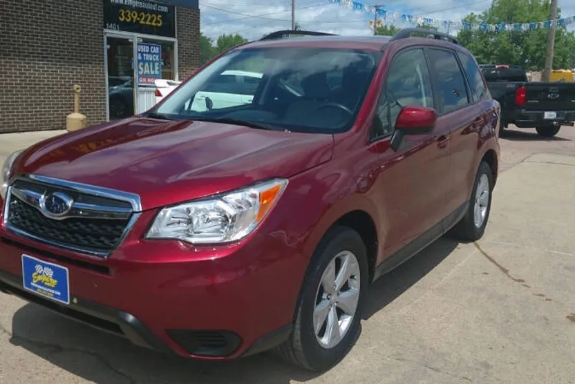 2015 Subaru Forester 2.5i Premium photo 1