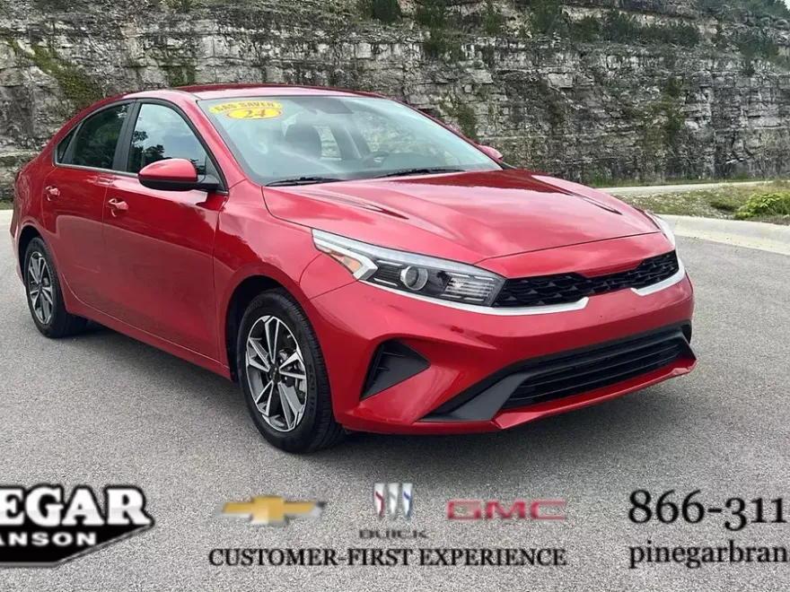 2024 Kia Forte LXS photo 1