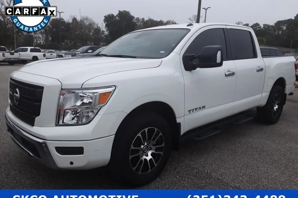 2021 Nissan Titan SV photo 1