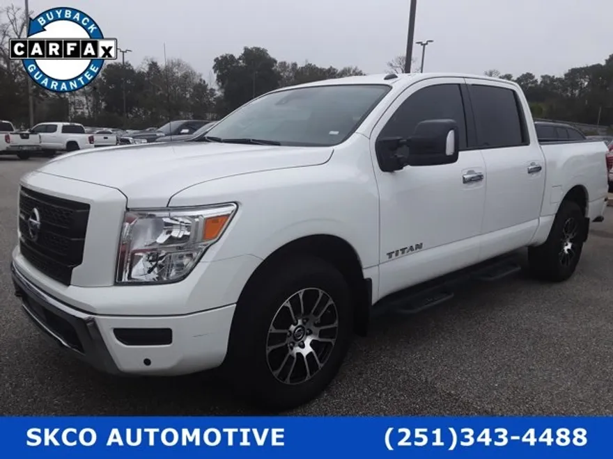 2021 Nissan Titan SV photo 1