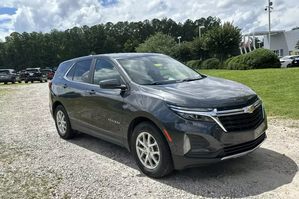 2023 Chevrolet Equinox LT photo 1
