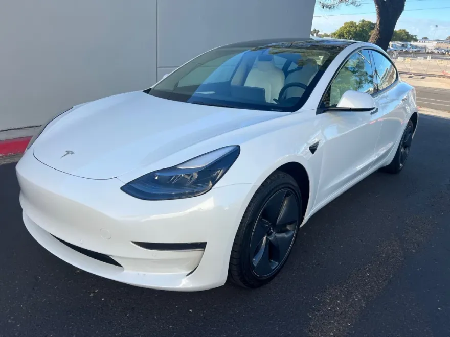 2022 Tesla Model Y Long Range photo 1