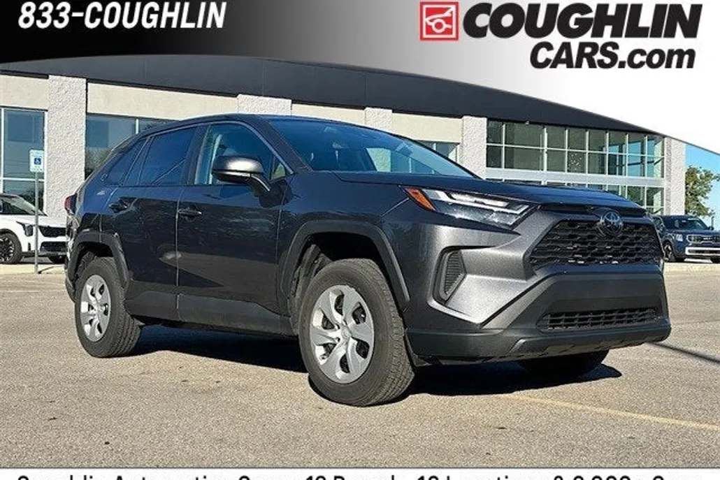 2023 Toyota RAV4 LE photo 1