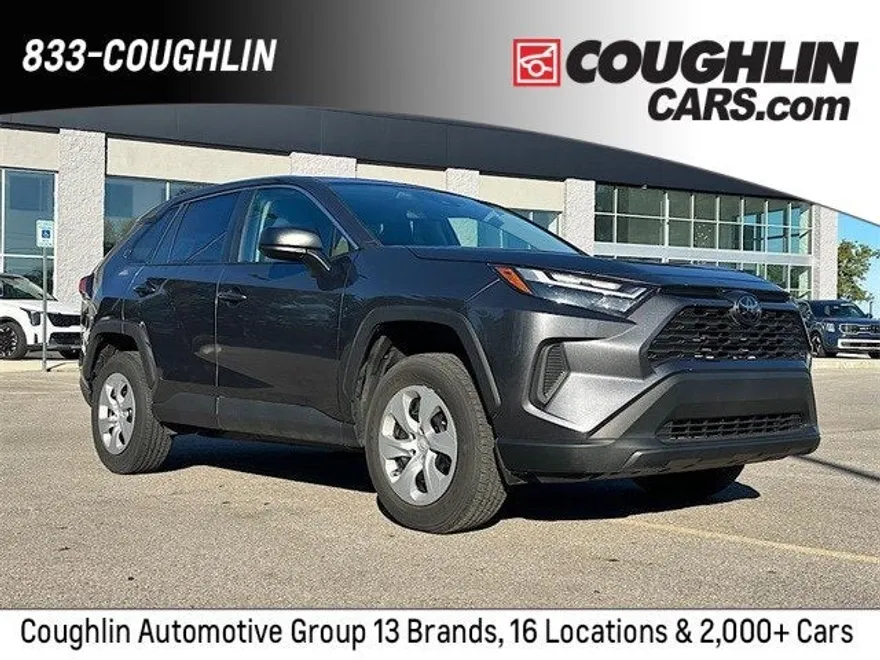 2023 Toyota RAV4 LE photo 1