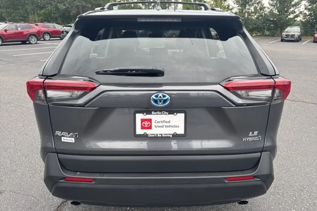 2021 Toyota RAV4 Hybrid LE photo 1
