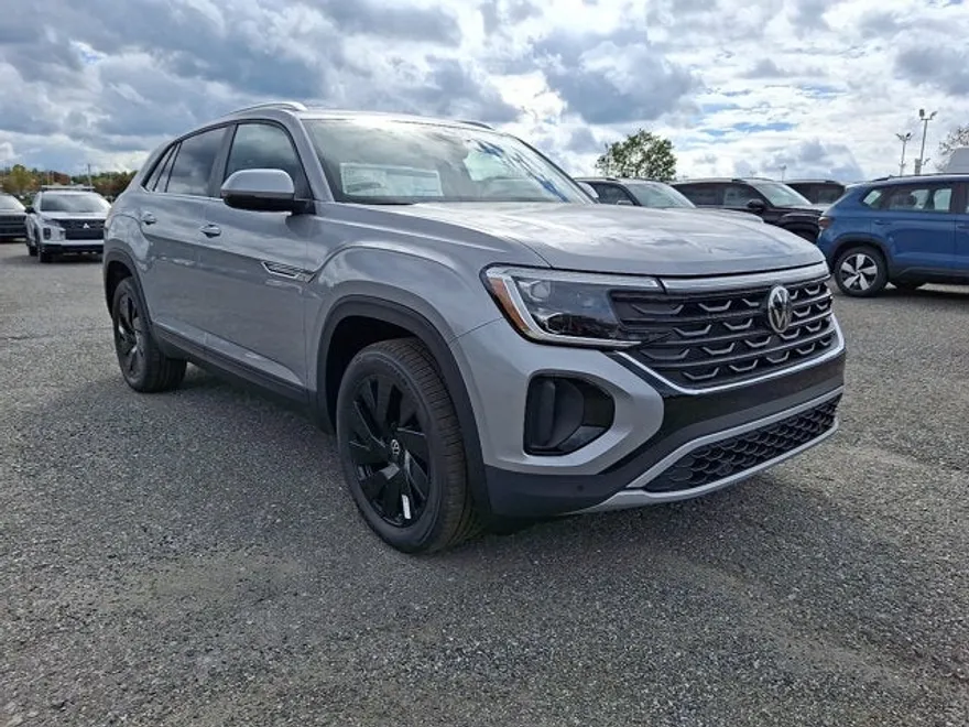 2026 Volkswagen Atlas Cross Sport SE Technology photo 1
