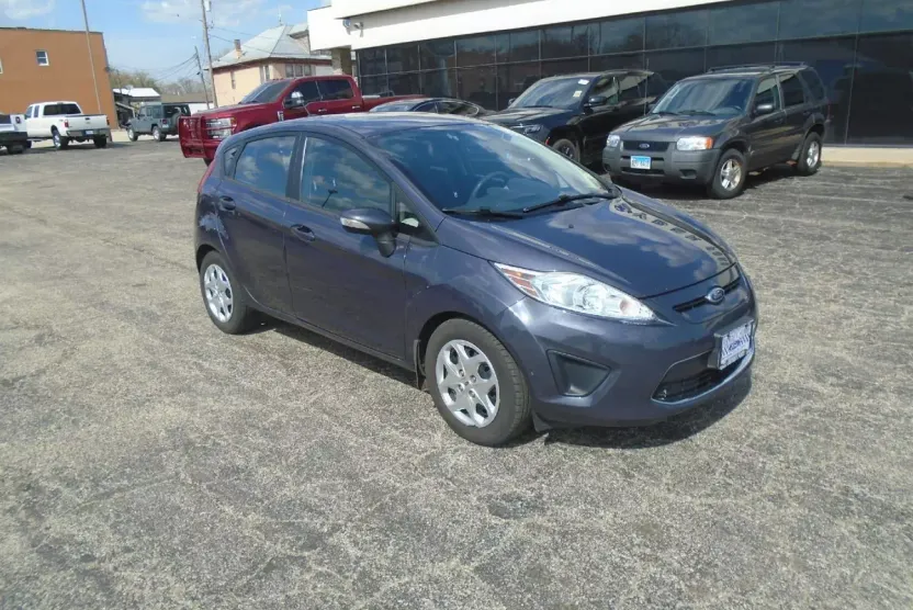 2013 Ford Fiesta SE photo 1