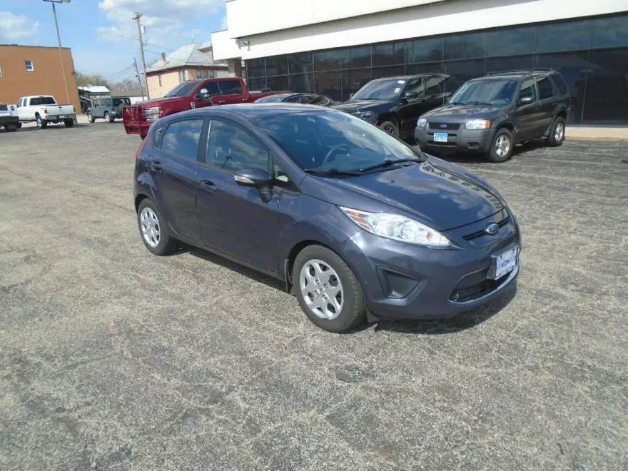 2013 Ford Fiesta SE photo 1