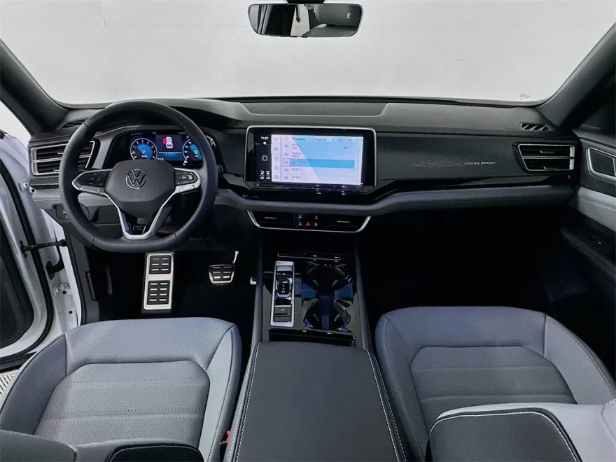 2026 Volkswagen Atlas Cross Sport SEL R-Line photo 1