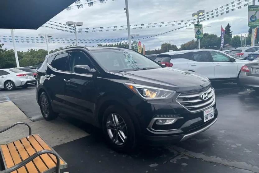 2017 Hyundai Santa Fe Sport photo 1