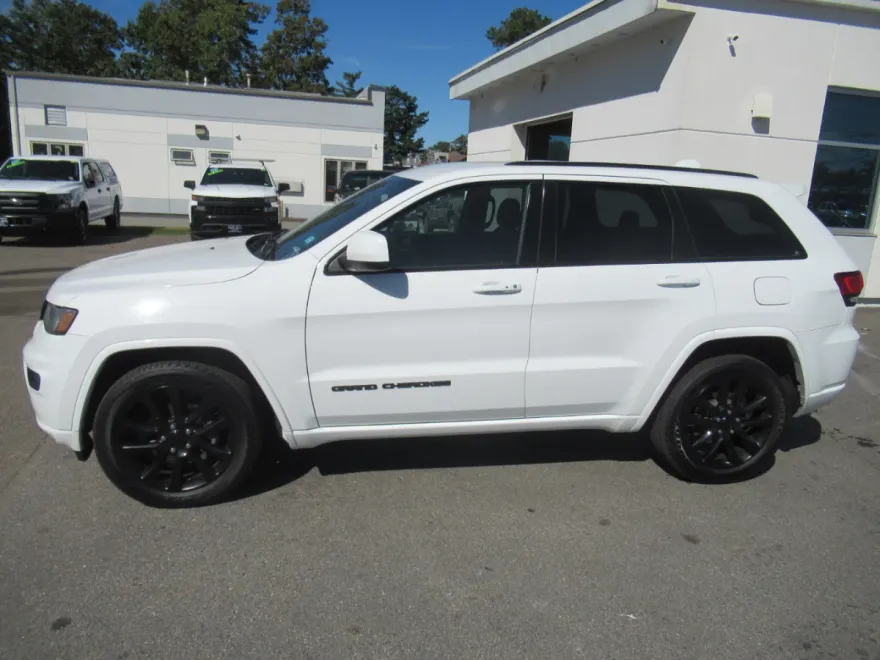 2018 Jeep Grand Cherokee Altitude photo 1