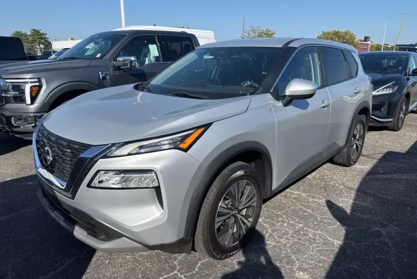 2023 Nissan Rogue SV photo 1