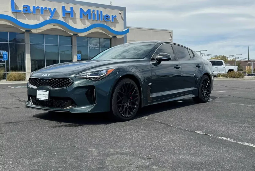 2023 Kia Stinger GT2 photo 1