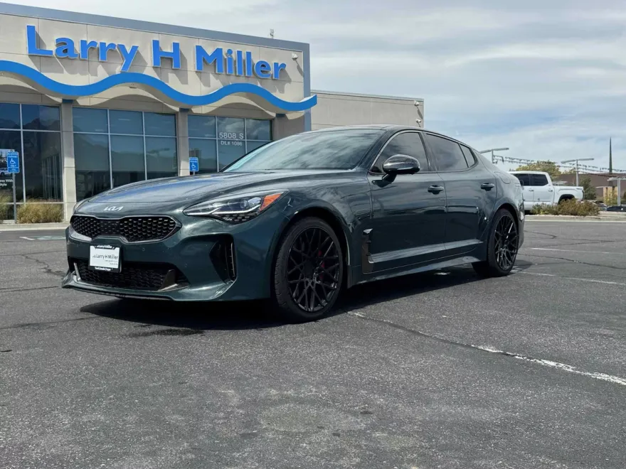 2023 Kia Stinger GT2 photo 1