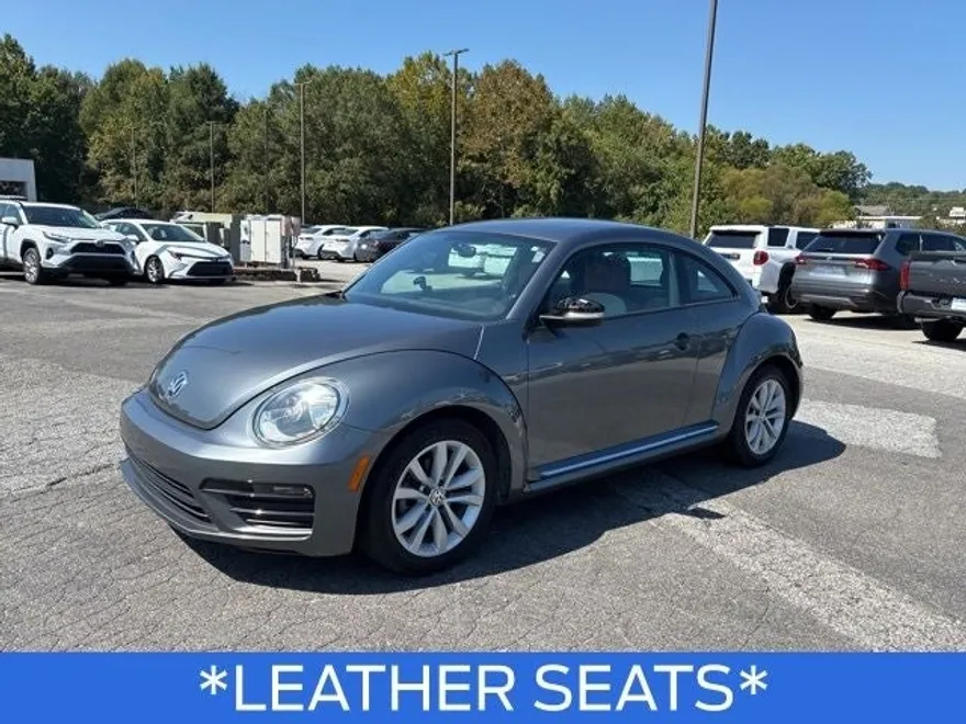 2017 Volkswagen Beetle 1.8T Classic photo 1