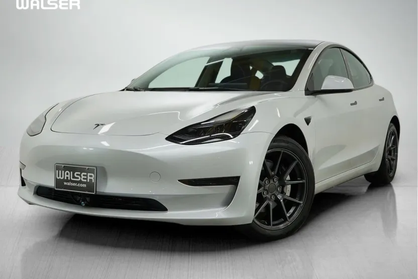 2023 Tesla Model 3 Long Range photo 1
