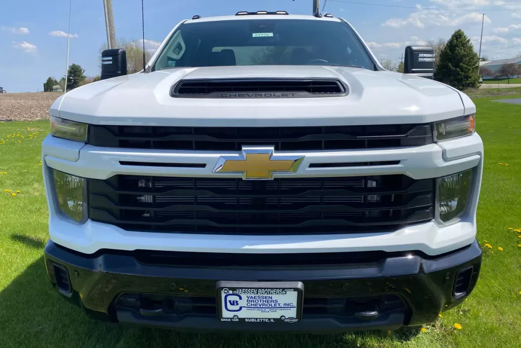 2025 Chevrolet Silverado 2500HD Custom photo 1