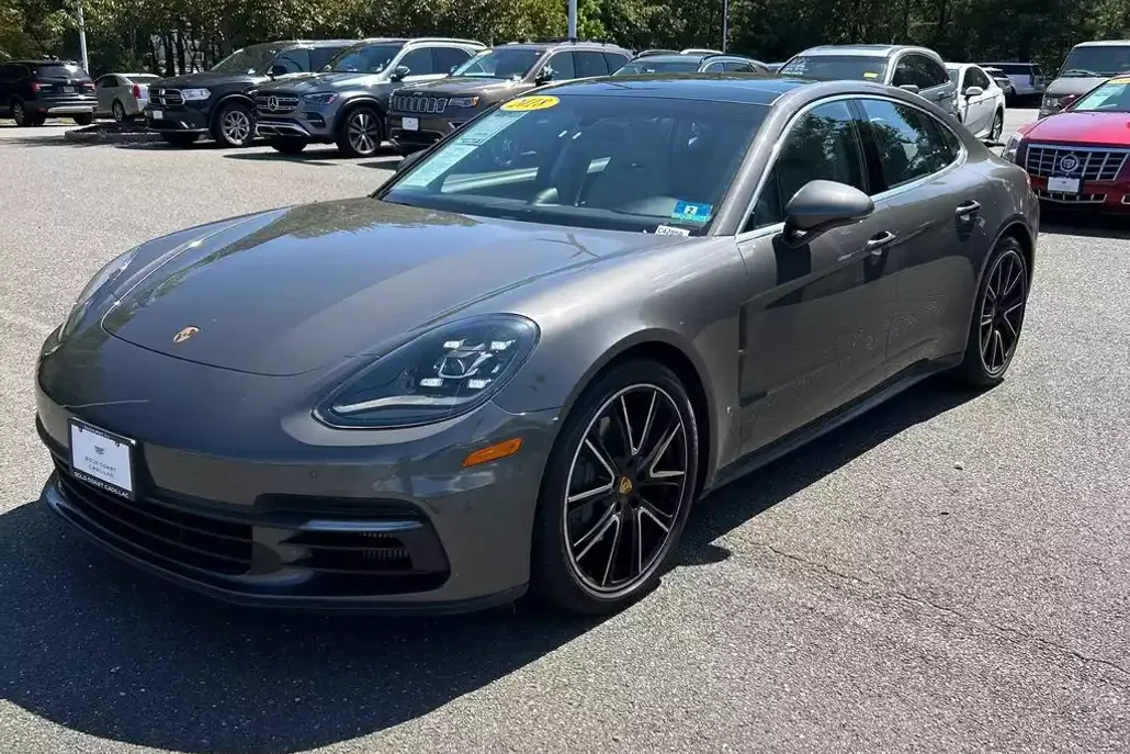 2018 Porsche Panamera 4S photo 1