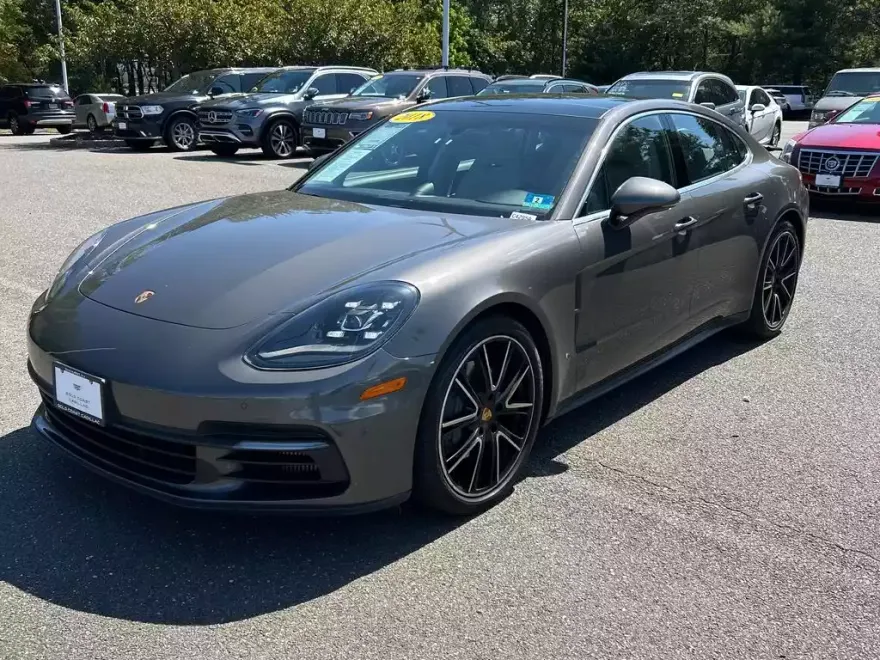 2018 Porsche Panamera 4S photo 1