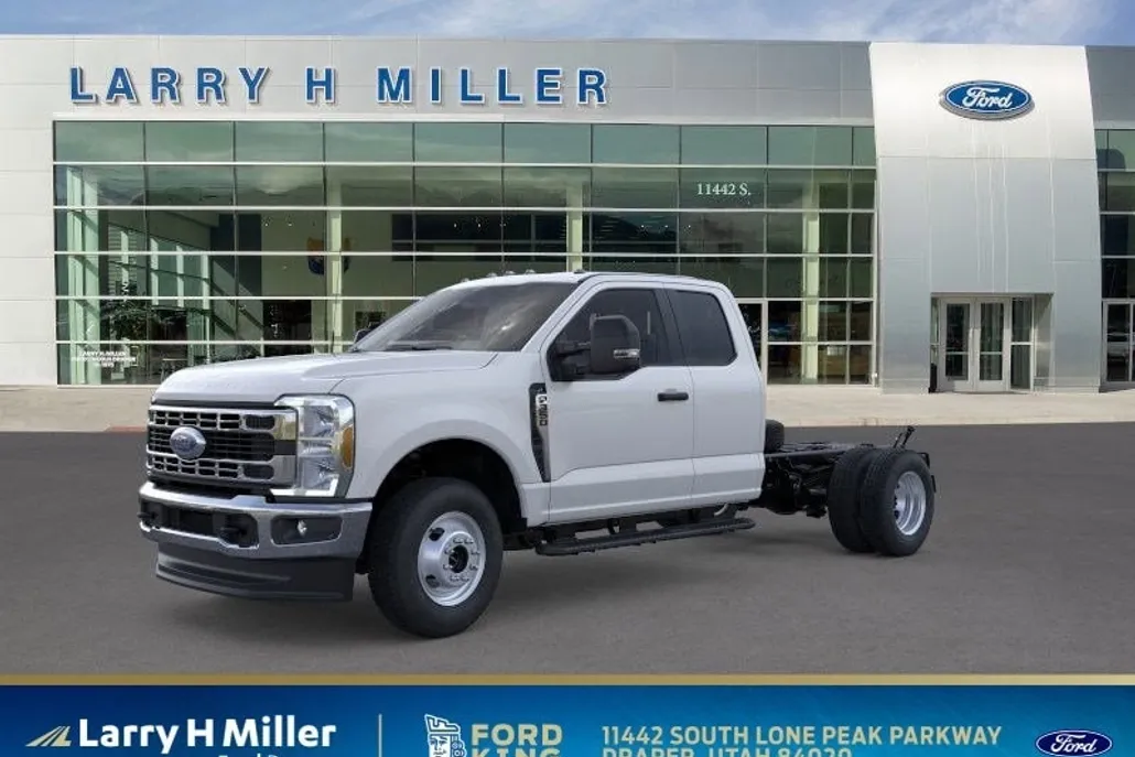 2025 Ford F-350 XL photo 1