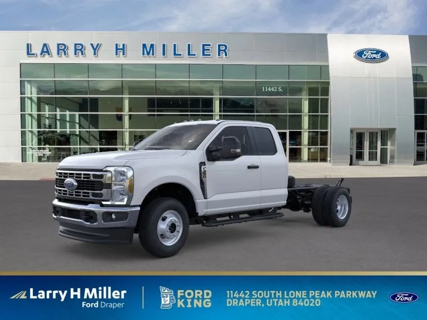 2025 Ford F-350 XL photo 1