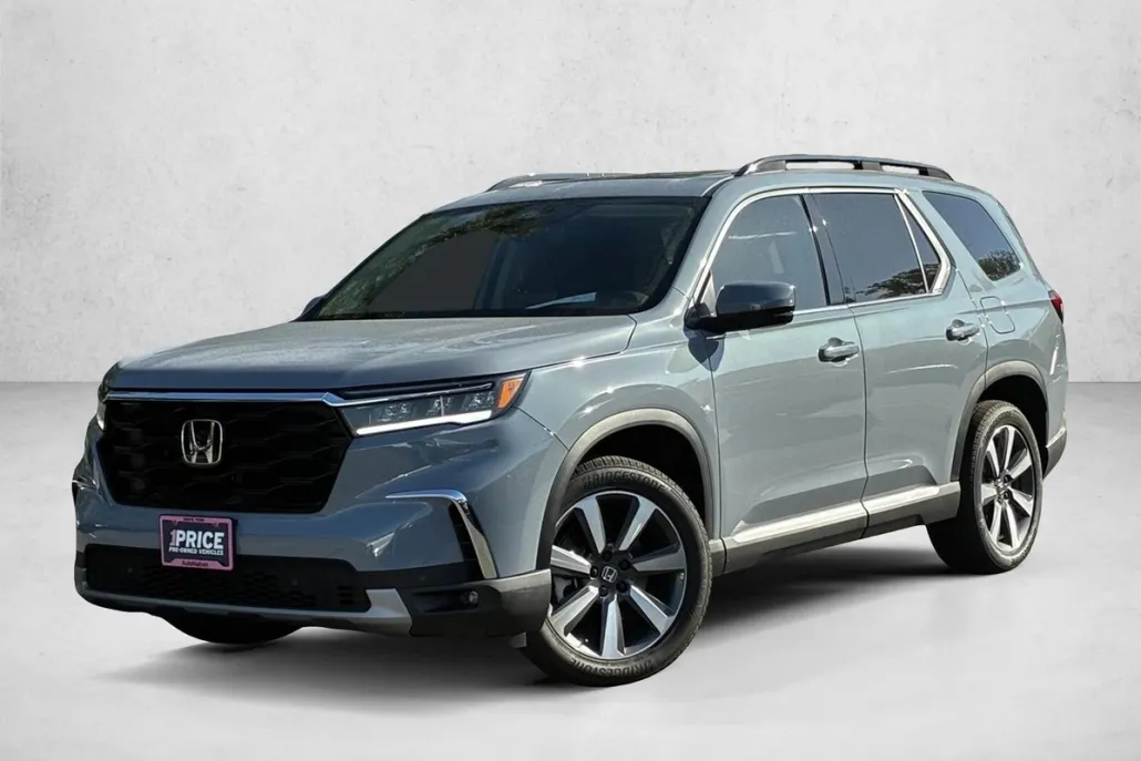 2025 Honda Pilot Touring photo 1