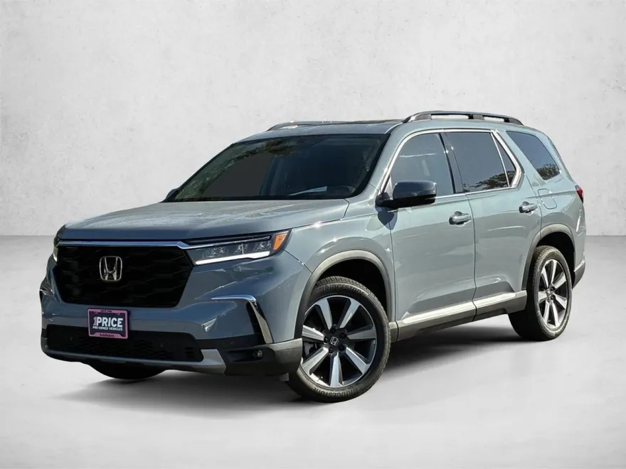 2025 Honda Pilot Touring photo 1