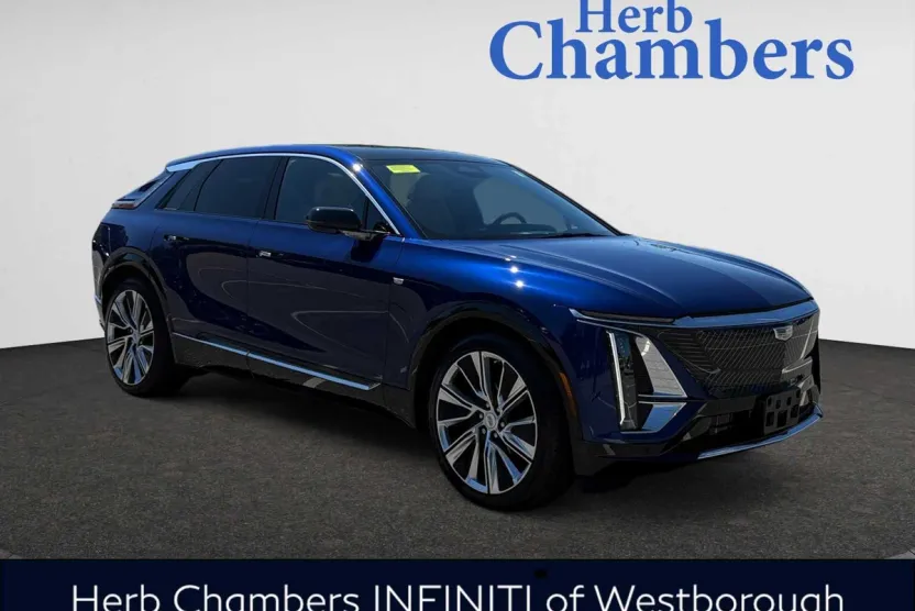 2024 Cadillac Lyriq Luxury photo 1