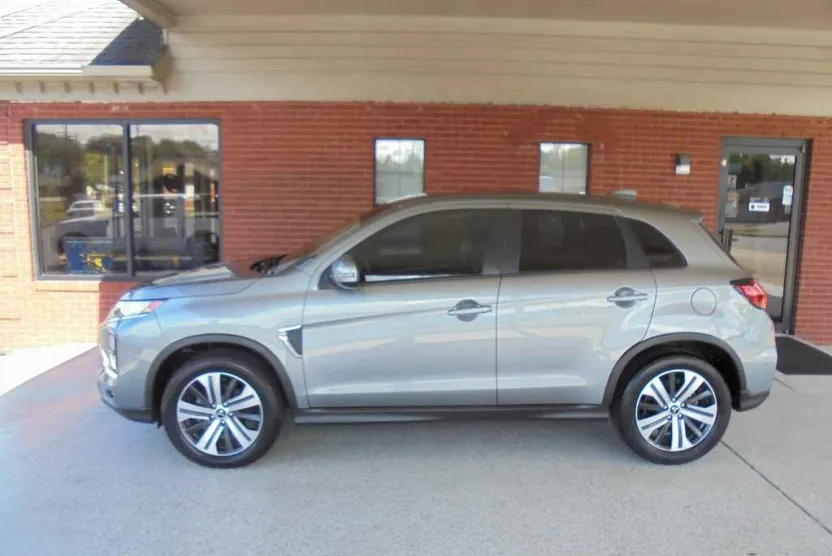 2021 Mitsubishi Outlander SE photo 1