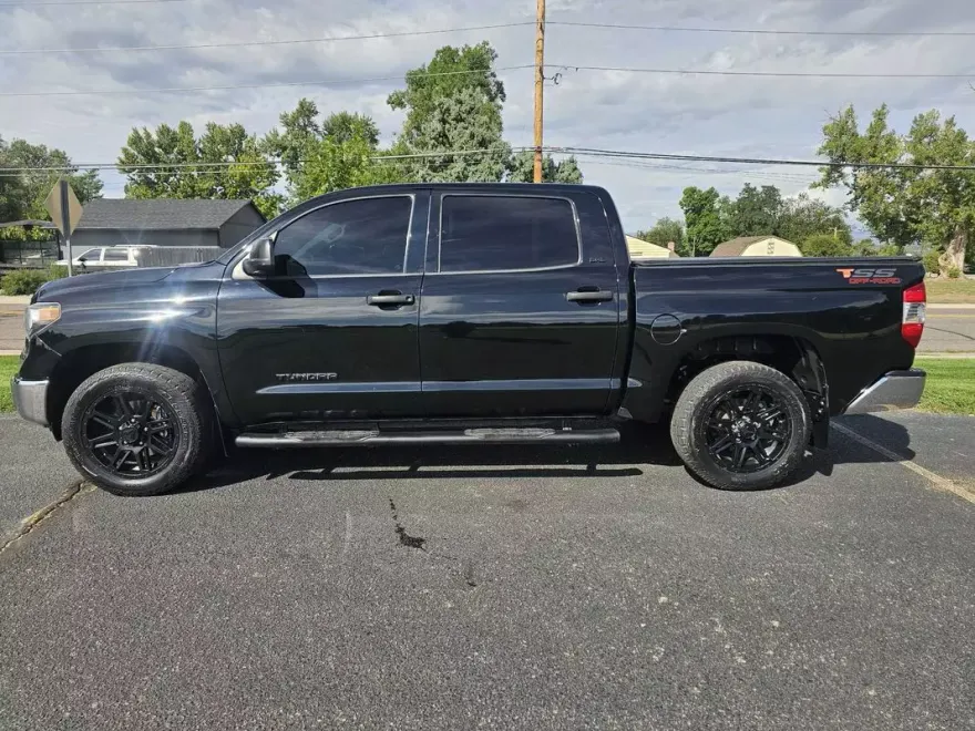 2018 Toyota Tundra SR5 photo 1