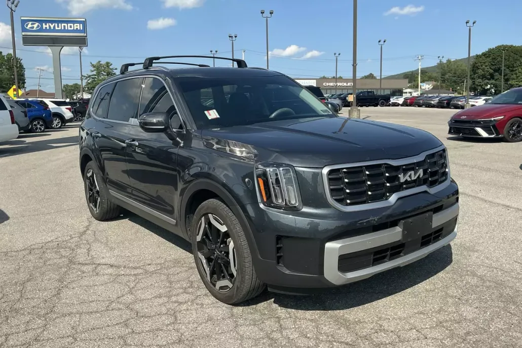 2024 Kia Telluride S photo 1