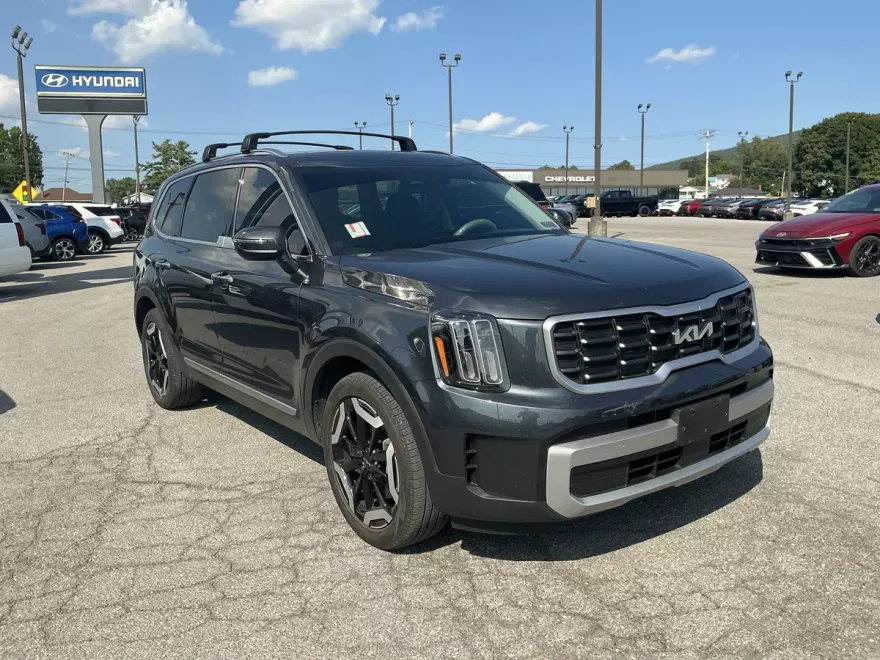 2024 Kia Telluride S photo 1