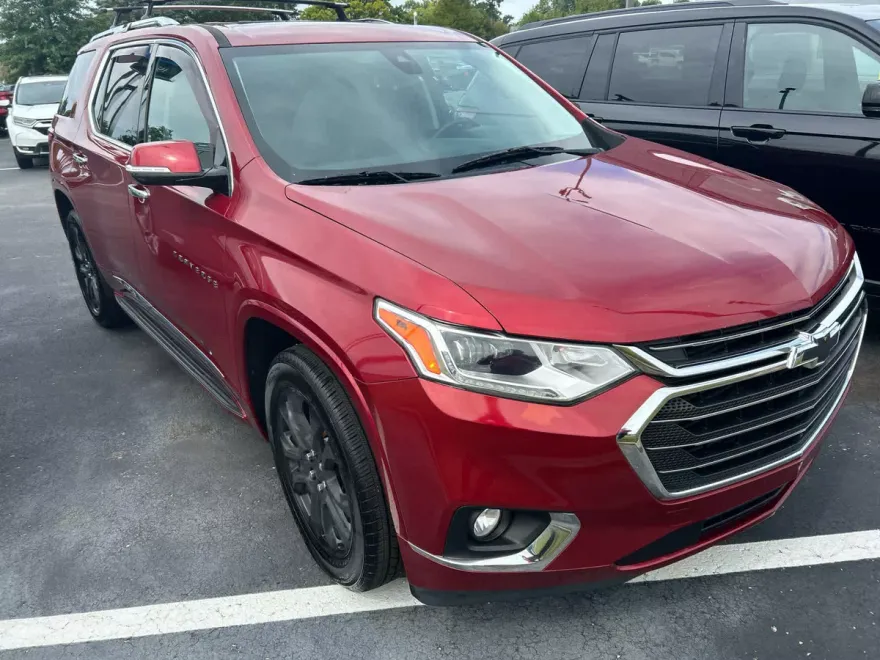 2019 Chevrolet Traverse Premier photo 1