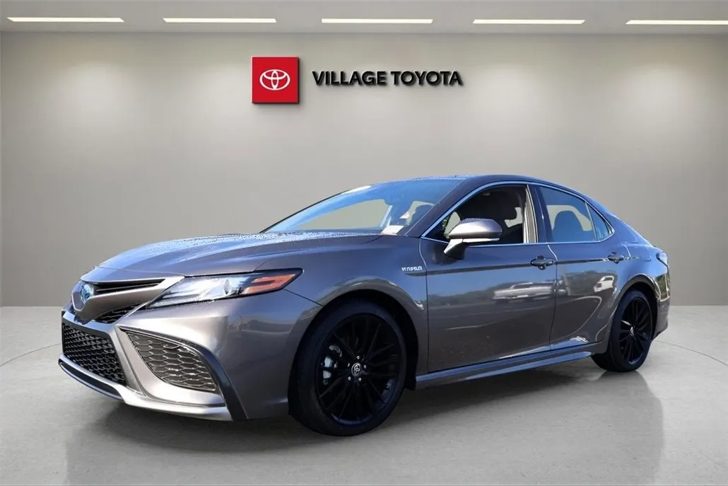 2021 Toyota Camry Hybrid XSE photo 1
