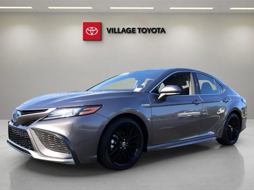 2021 Toyota Camry Hybrid XSE photo 1