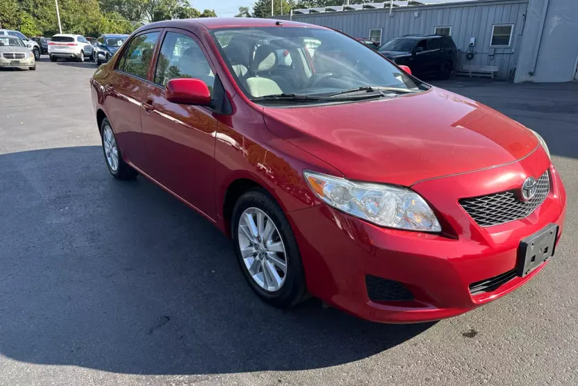 2009 Toyota Corolla LE photo 1