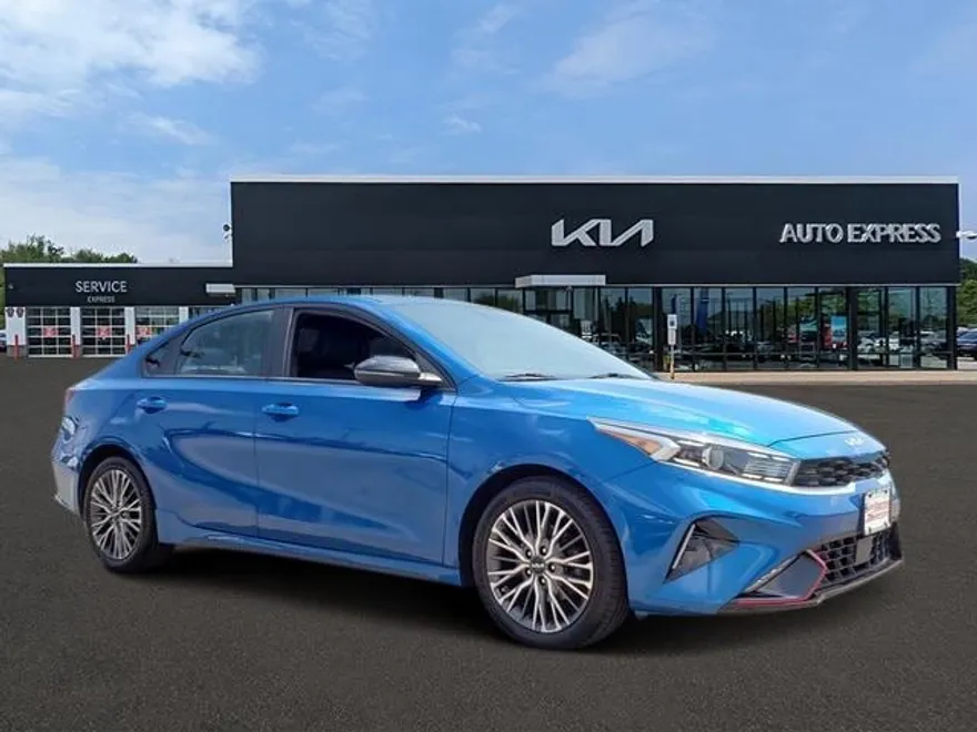 2022 Kia Forte GT-Line photo 1