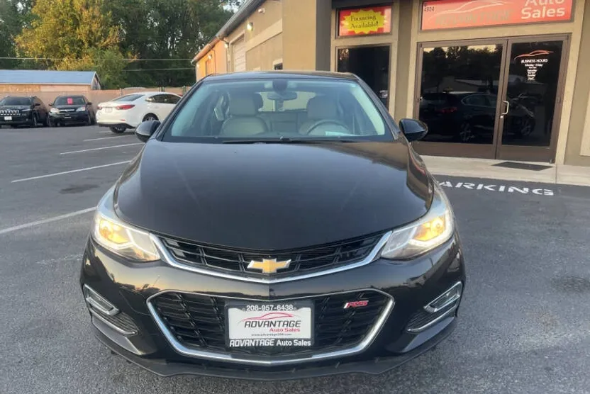2017 Chevrolet Cruze Premier photo 1